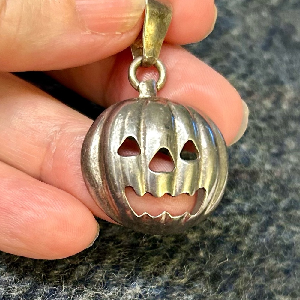 Summerween Vintage .925 Silver Charm Pumpkin Jack O’ Lantern Necklace Halloween